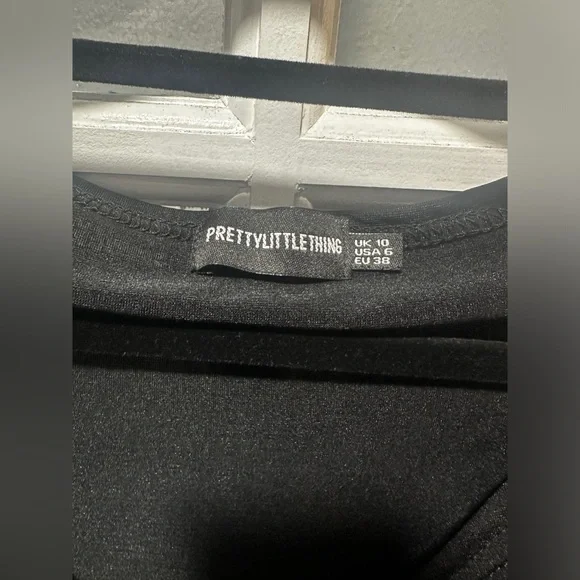 PrettyLittleThing Shape Black Slinky Twist Front Crop Top - Picture 5 of 5